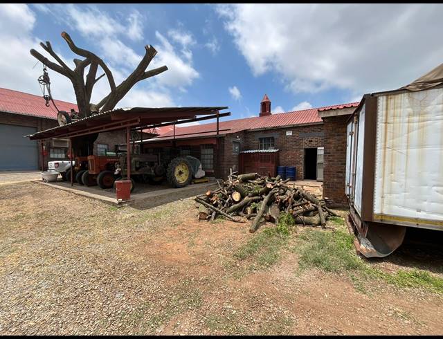 4,200M² WORKSHOP FOR SALE IN DAGGAFONTEIN